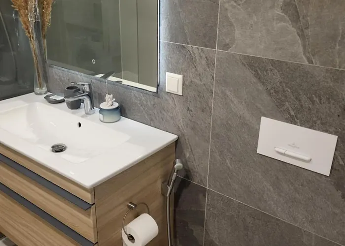 Valgre 7th Floor Parnawa